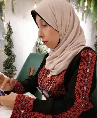 الملهمة آمنة مصطفى اللحام كوتش تدريب وخبرات متراكمة في التدريب العالي للمدربين وتطوير الذات