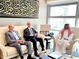 السفير السعودي لدى الأردن يلتقي الحمدالله والمصري