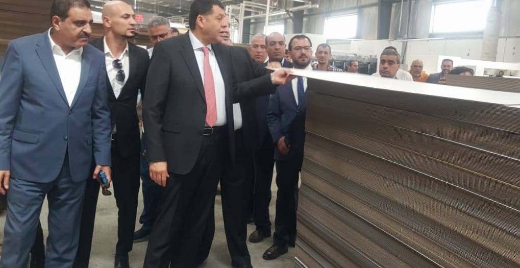 وزير العمل يلتقي الصناعيين ومؤسسات القطاع الخاص في الرصيفة