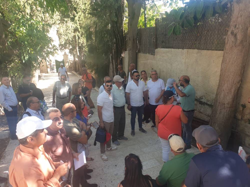 القدس : جولة ميدانية لأدلاء سياحيين فلسطينين في البلدة القديمة