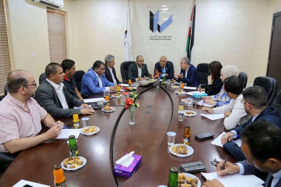 المهندسين تبحث سبل التعاون مع بلدية المفرق