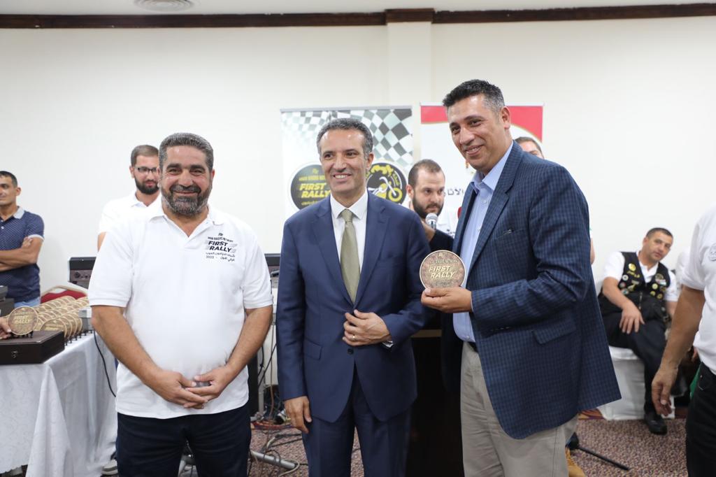 وزير السياحة يكرم الدراجين المشاركين برالي الدراجون العرب الأول