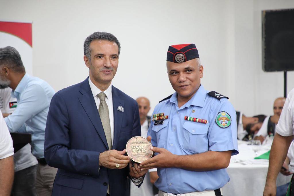 وزير السياحة يكرم الدراجين المشاركين برالي الدراجون العرب الأول