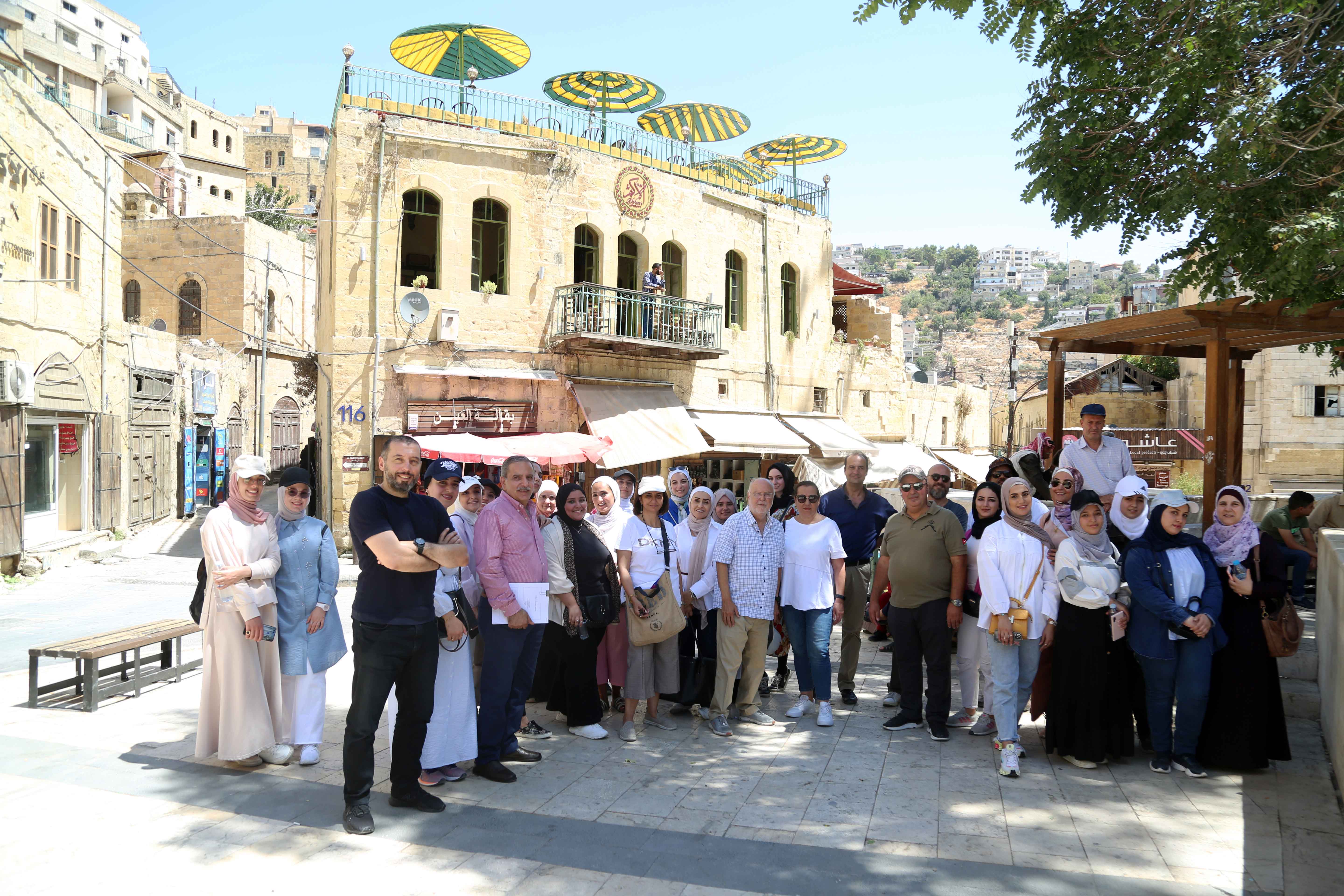 لجنة الحفاظ على التراث العمراني ومجلس الابحاث البريطانية يزوران مدينة السلط التاريخية