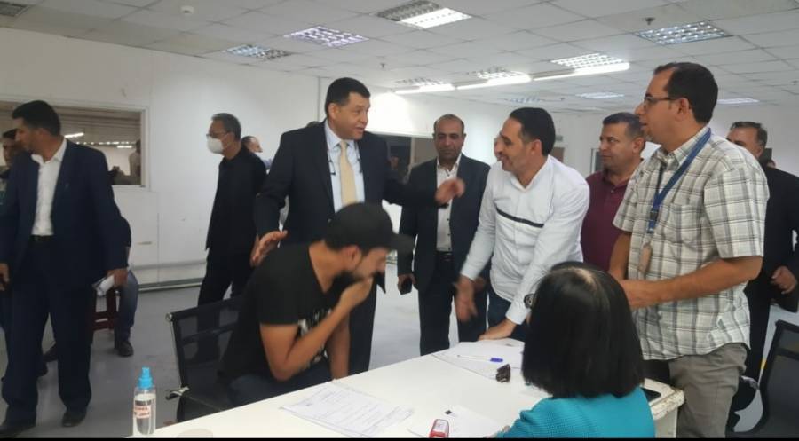وزير العمل يتابع تنفيذ اتفاق مع مصنع ملابس بالكرك حول مستحقات العاملين