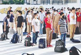 الطلبة يلتحقون بمدارسهم الأربعاء