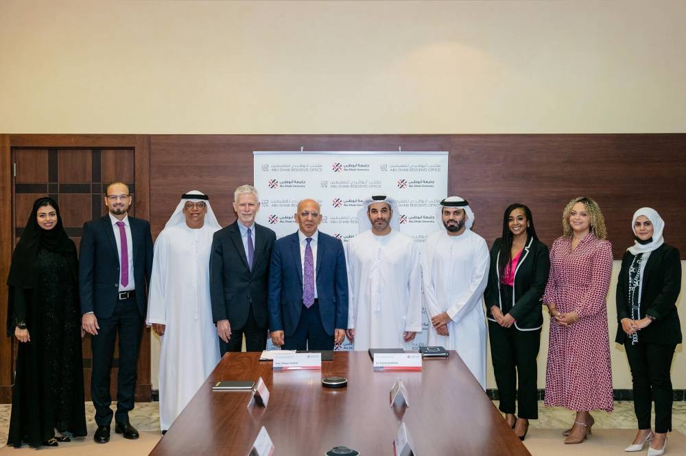 بموجب تعاون بين مكتب أبوظبي للمقيمين وجامعة أبوظبي منح وميزات دراسية للطلبة الدوليين المتفوقين في أبوظبي