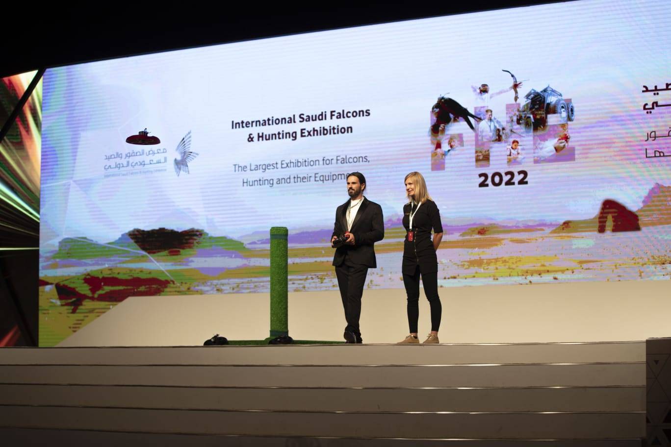 أول طائرة بدون طيار من نوعها لحماية الصقور والبيئة