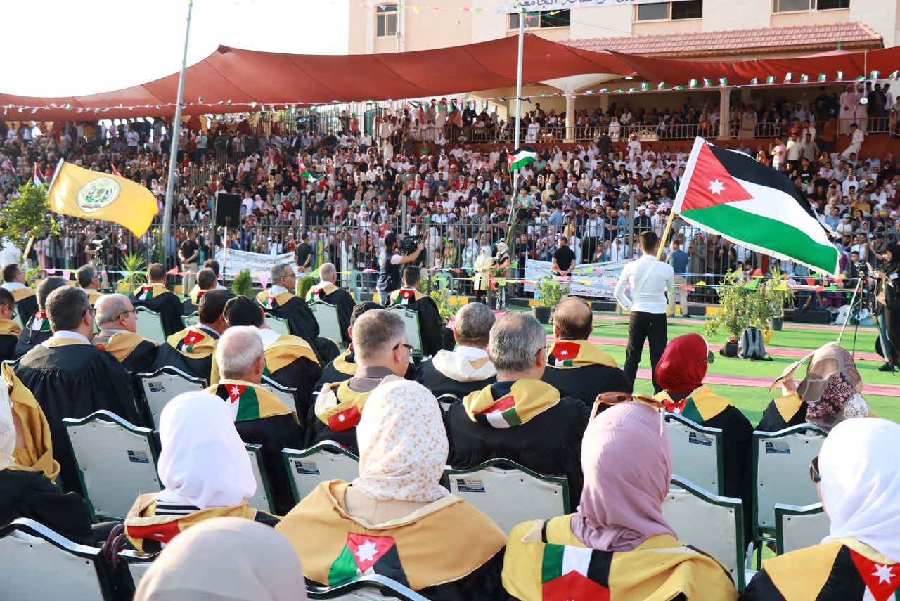 جامعة الحسين بن طلال تحتفي بتخريج الفوج الثالث والعشرين من طلبتها