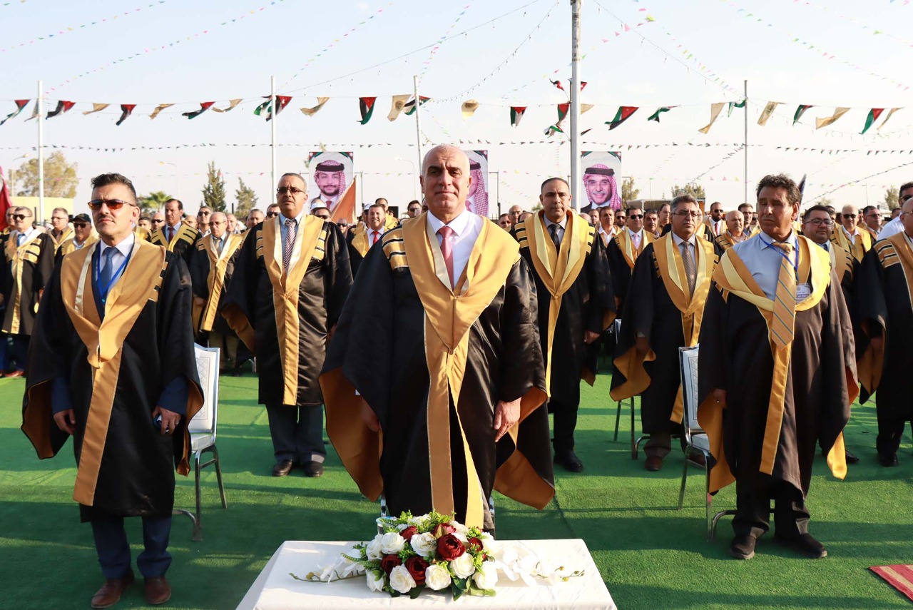 جامعة الحسين بن طلال تحتفي بتخريج الفوج الثالث والعشرين من طلبتها