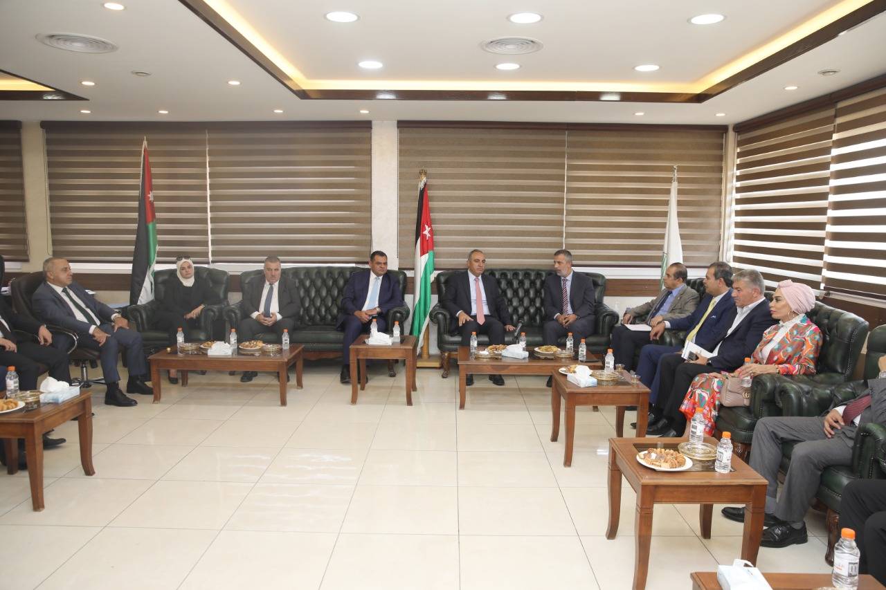امين عمان يزور نقابتي المهندسين والمحامين  