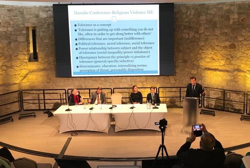 تريندز يؤكد أن التسامح والتعايش والتعددية الثقافية آليات فعالة لمواجهة العنف الديني