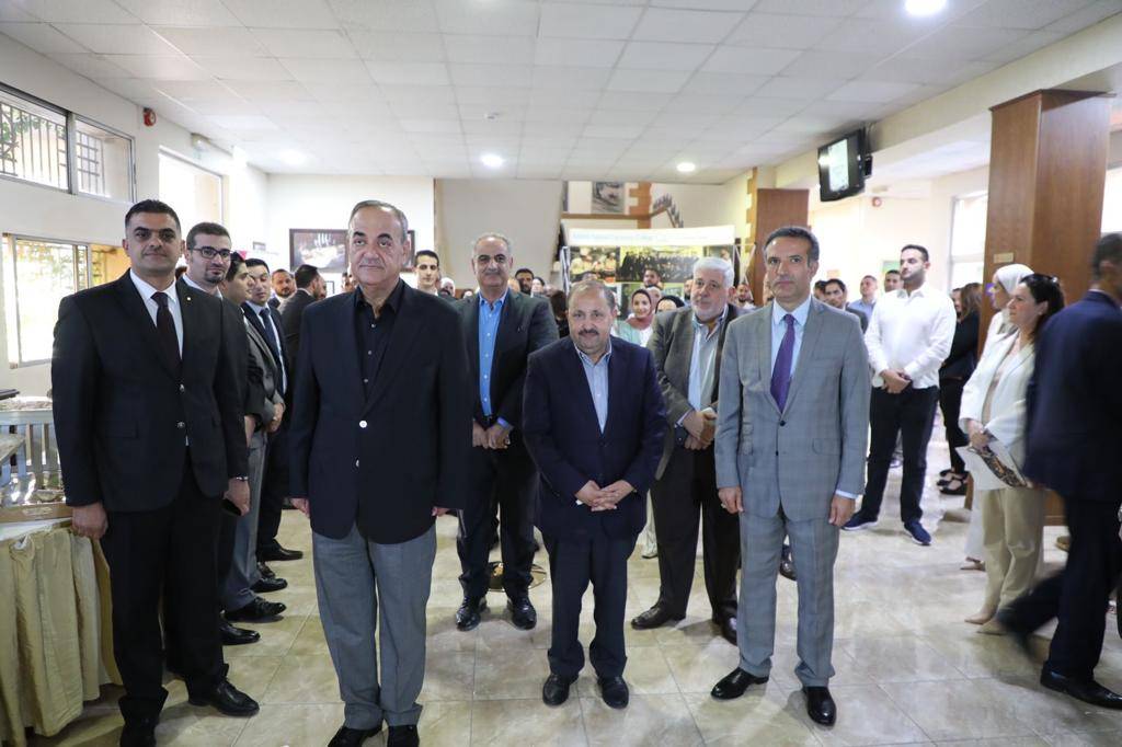 وزير السياحة والآثار يرعى يوم الخريج بكلية عمون الجامعية التطبيقية 