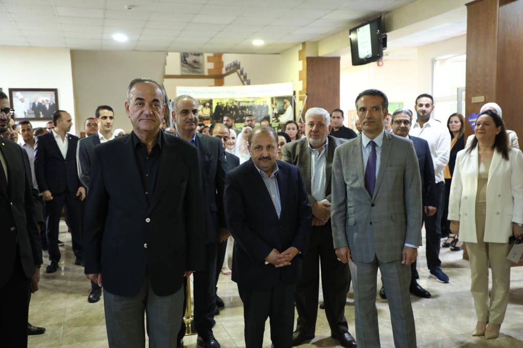 وزير السياحة والآثار يرعى يوم الخريج بكلية عمون الجامعية التطبيقية 