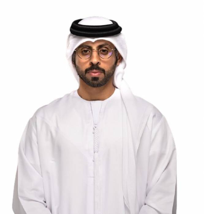 سوق الحراج بالشارقة يشهد إقبالاً على السيارات الكهربائية والسيارات ذات المحركات الصغيرة