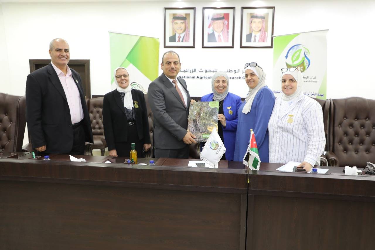 مذكرة تفاهم بين البحوث الزراعية والشبكة النسائية لزيت الزيتون  