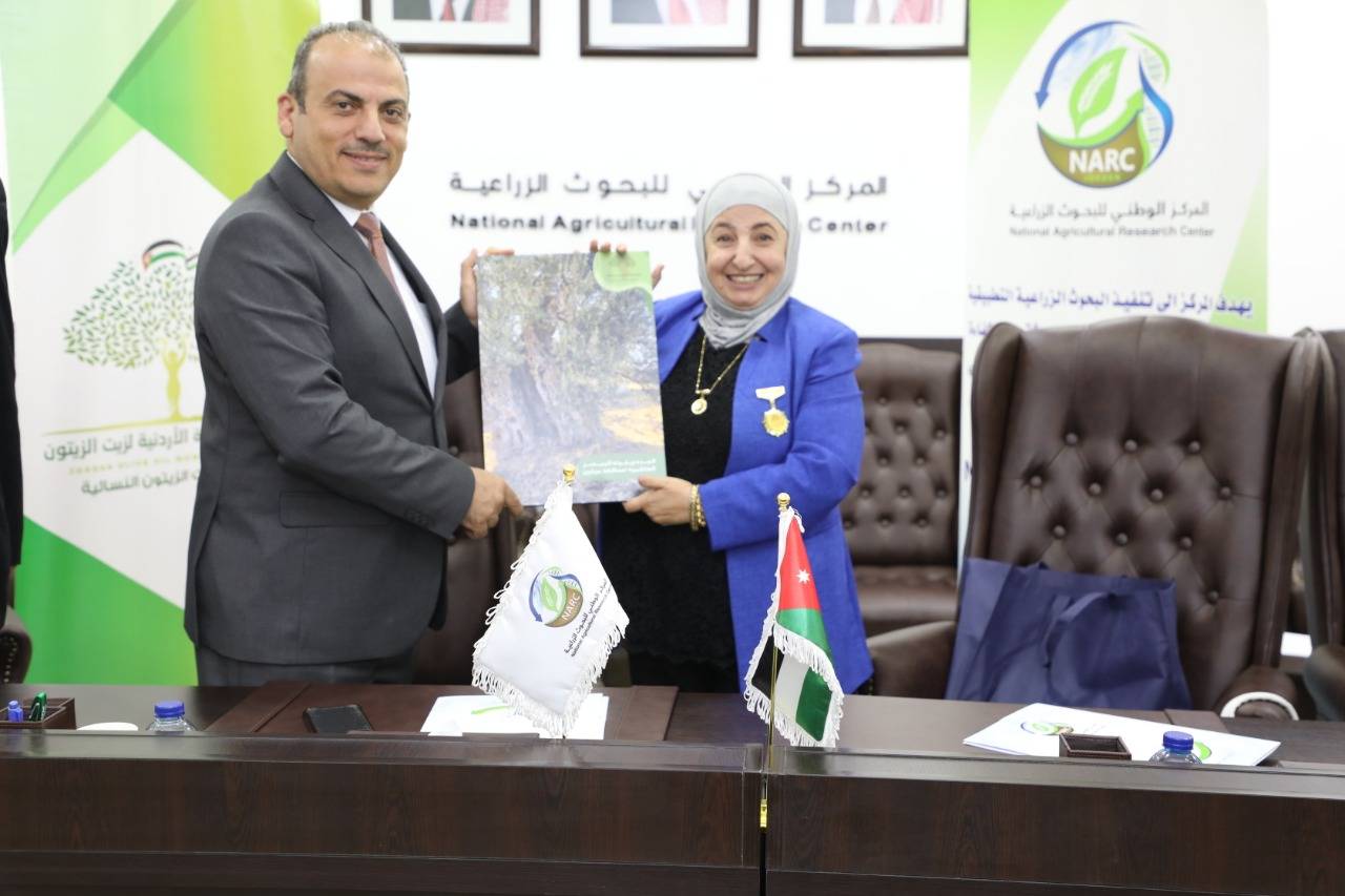 مذكرة تفاهم بين البحوث الزراعية والشبكة النسائية لزيت الزيتون  