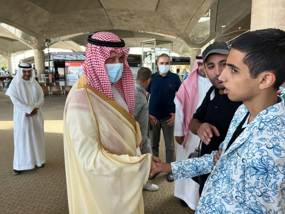السديري يودع الطلبة السعوديين المبتعثين من ذوي الإعاقة .
