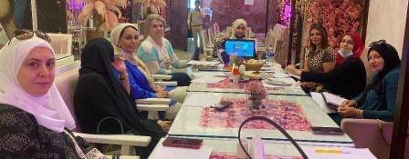 خلال جلسة خاصة لملهمات الطاقة الإيجابية على كورنيش عجمان دورة تدربيه بعنوان أهمية التخطيط وإدارة الوقت في التخطيط المهني