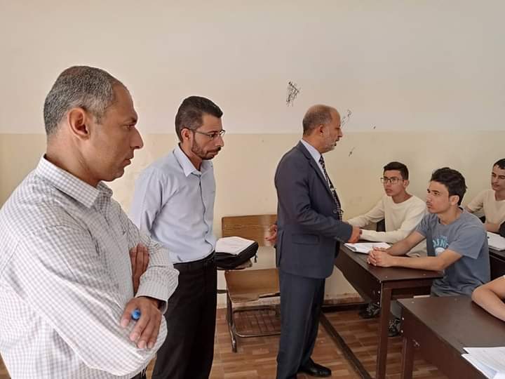 مدير التربية والتعليم للواء البادية الشمالية الغربية يزور مدرسة الزعتري الثانوية للبنين