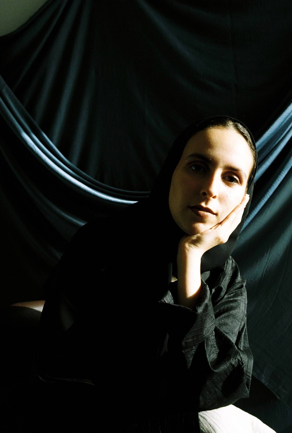 فن أبوظبي يختار عبد القادري قيّماً فنياً لبرنامج آفاق: الفنانون الناشئون 2022