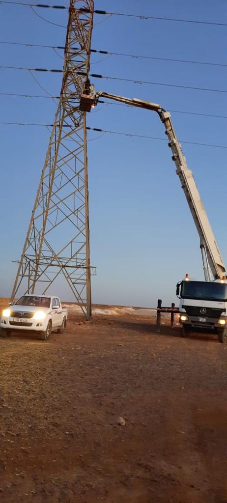 الكهرباء الوطنية تعيد التيار الكهربائي للصفاوي والرويشد بعد اصلاح حالة عبث على الضغط العالي 