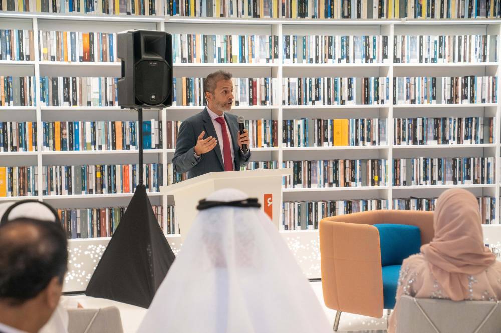 بالتعاون مع أعلام أدبية برنامج الفصل الأول: زمالة الإمارات للآداب وصِدِّيقي للكتّاب يفتح باب التقديم للكتّاب الواعدين