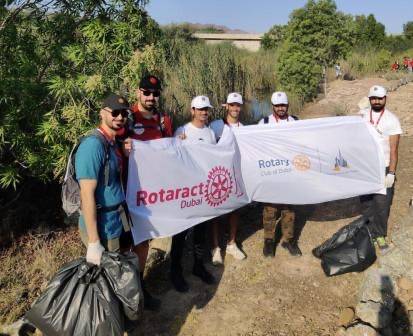 حملة نظافة إنهاء مسار النفايات  بمبادرة من متطوعين بلغ عددهم 600 متطوع  تنظيم نادي روتاراكت دبي