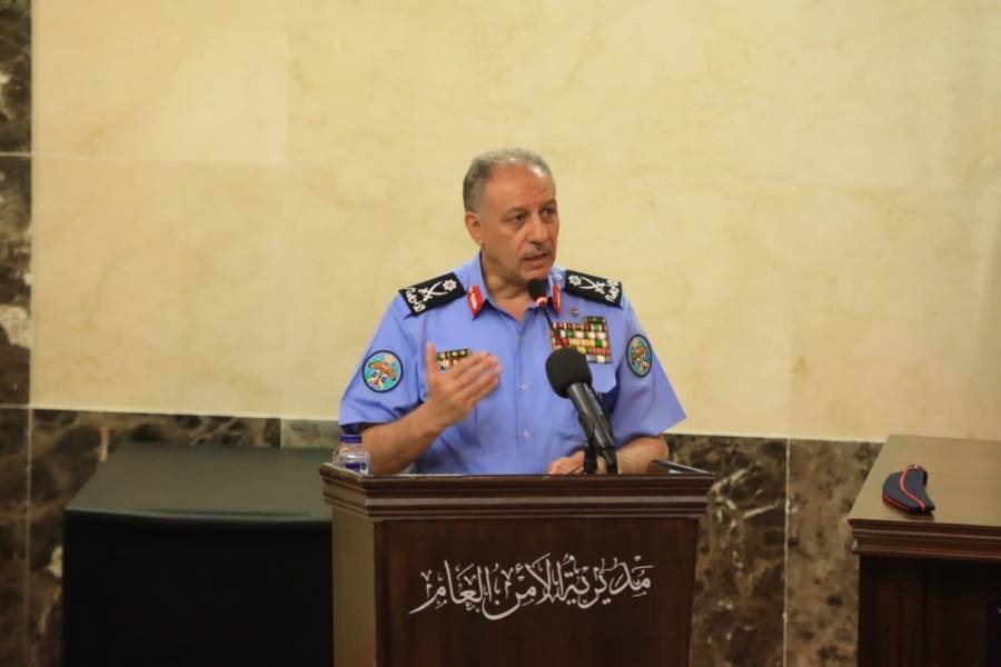 اللواء المعايطة يلتقي القادة والمديرين في مديرية الأمن العام