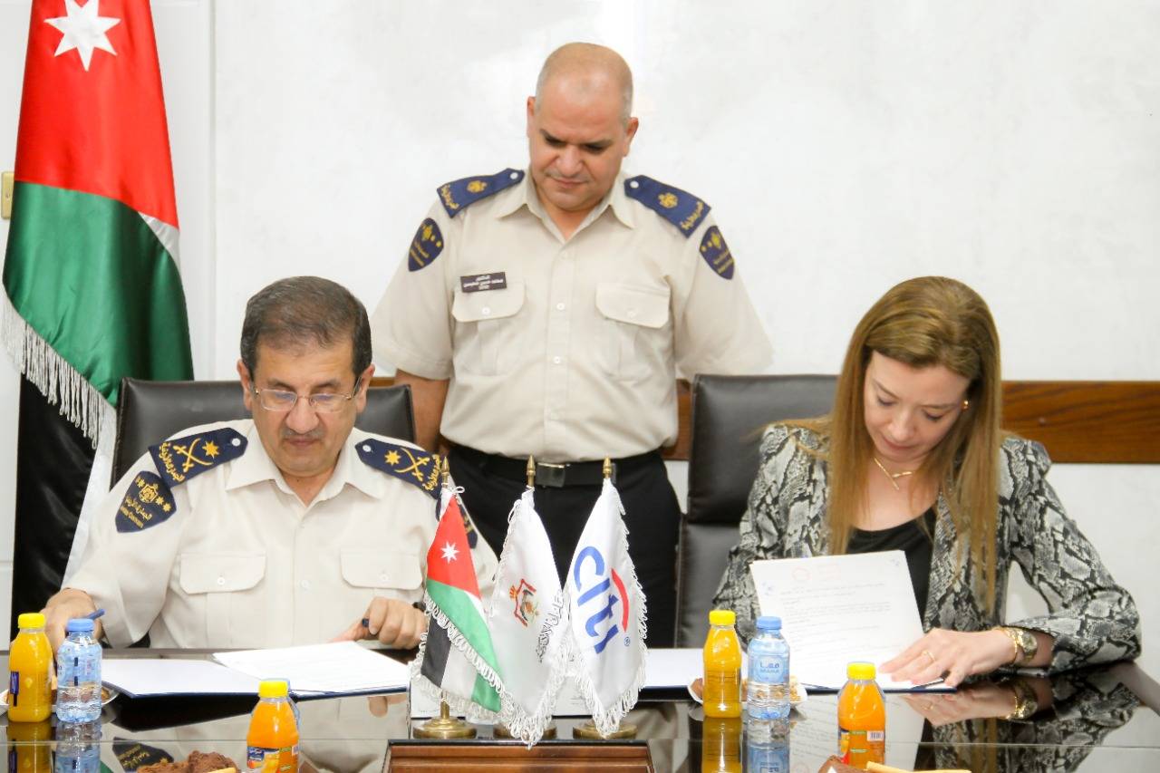 الجمارك: (18) اتفاقية ربط إلكتروني وقعت مع قطاع البنوك   