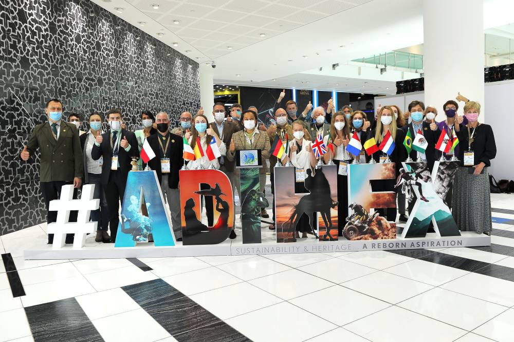 نادي صقّاري الإمارات يُنظّم مؤتمراً دولياً حول دور المُجتمعات المحلية في صون التراث