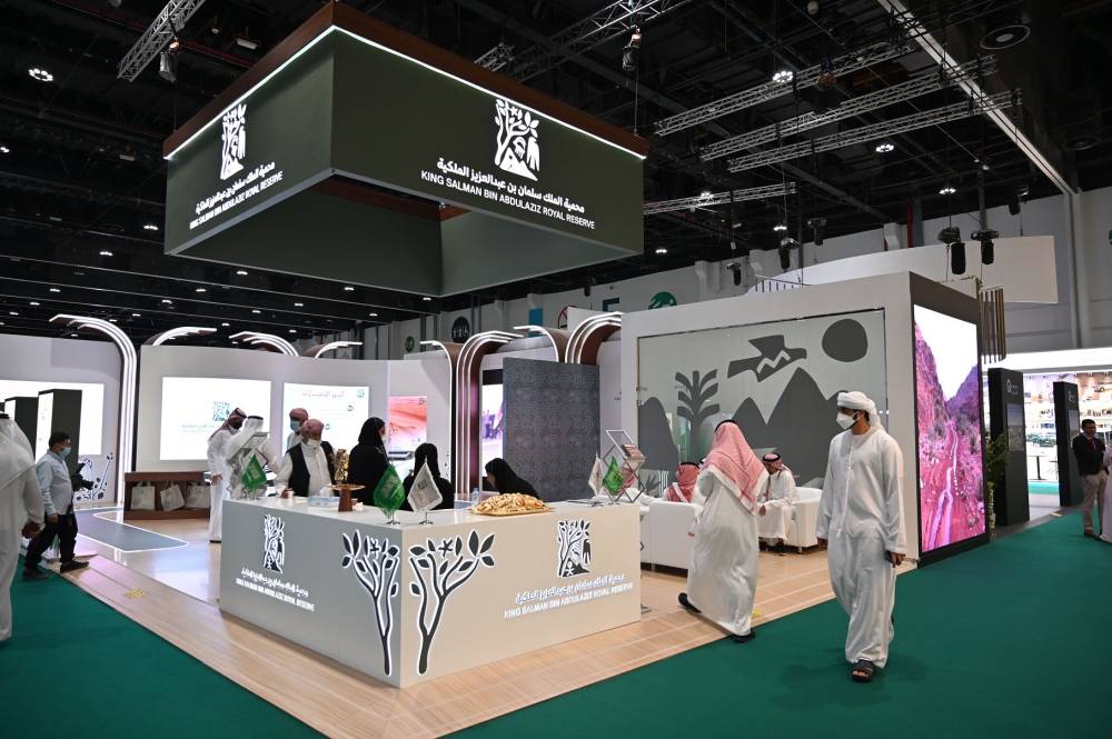 معرض أبوظبي الدولي للصيد والفروسية يواصل فعالياته بإقبال جماهيري كبير