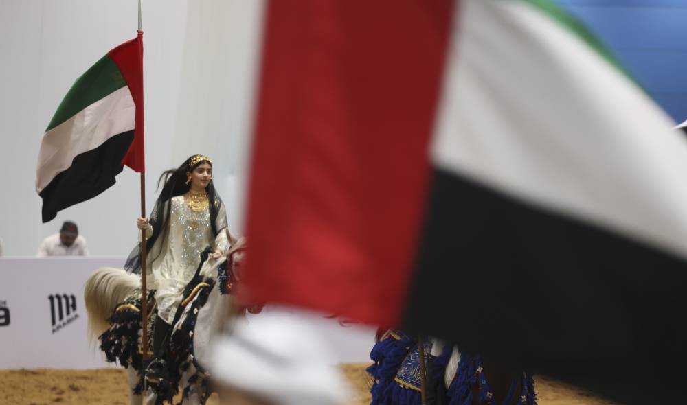 معرض أبوظبي الدولي للصيد والفروسية يواصل فعالياته بإقبال جماهيري كبير
