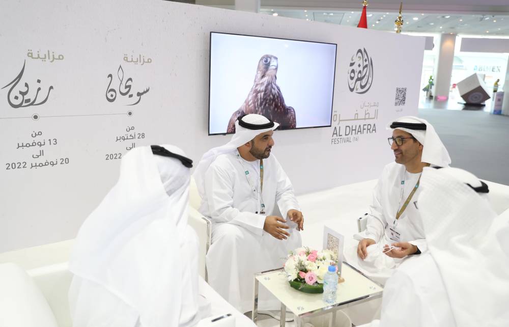 مهرجان الظفرة  يُعرف زوار أبوظبي للصيد والفروسية على مسابقاته ومزايناته التراثية المصاحبة لدورته 16