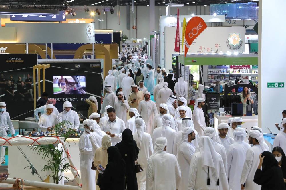 حضور قوي للشركات الإماراتية في عالم الصيد والفروسية