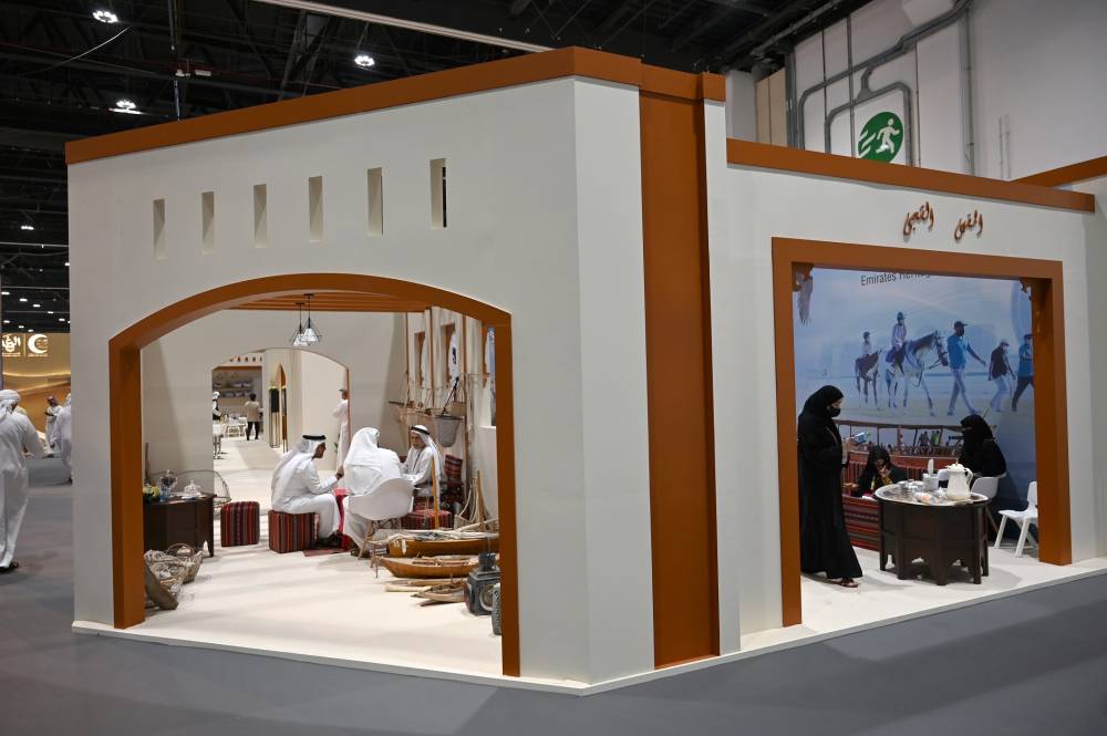 الشعر يتصدّر أروقة الصيد والفروسية 2022    