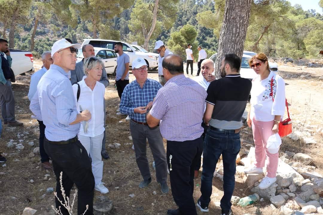 سلطة جودة البيئة تنظم جولة ميدانية لمجموعة عمل قطاع البيئة للاطلاع على الواقع البيئي في الخليل وبيت لحم