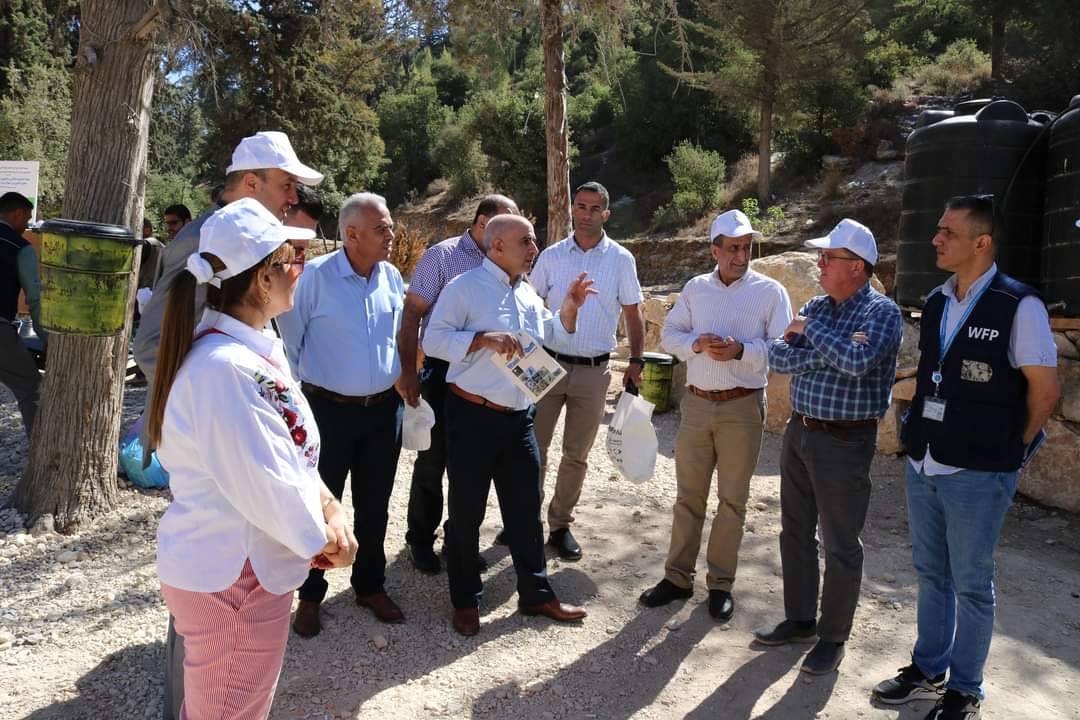 سلطة جودة البيئة تنظم جولة ميدانية لمجموعة عمل قطاع البيئة للاطلاع على الواقع البيئي في الخليل وبيت لحم