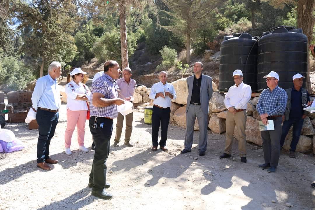 سلطة جودة البيئة تنظم جولة ميدانية لمجموعة عمل قطاع البيئة للاطلاع على الواقع البيئي في الخليل وبيت لحم
