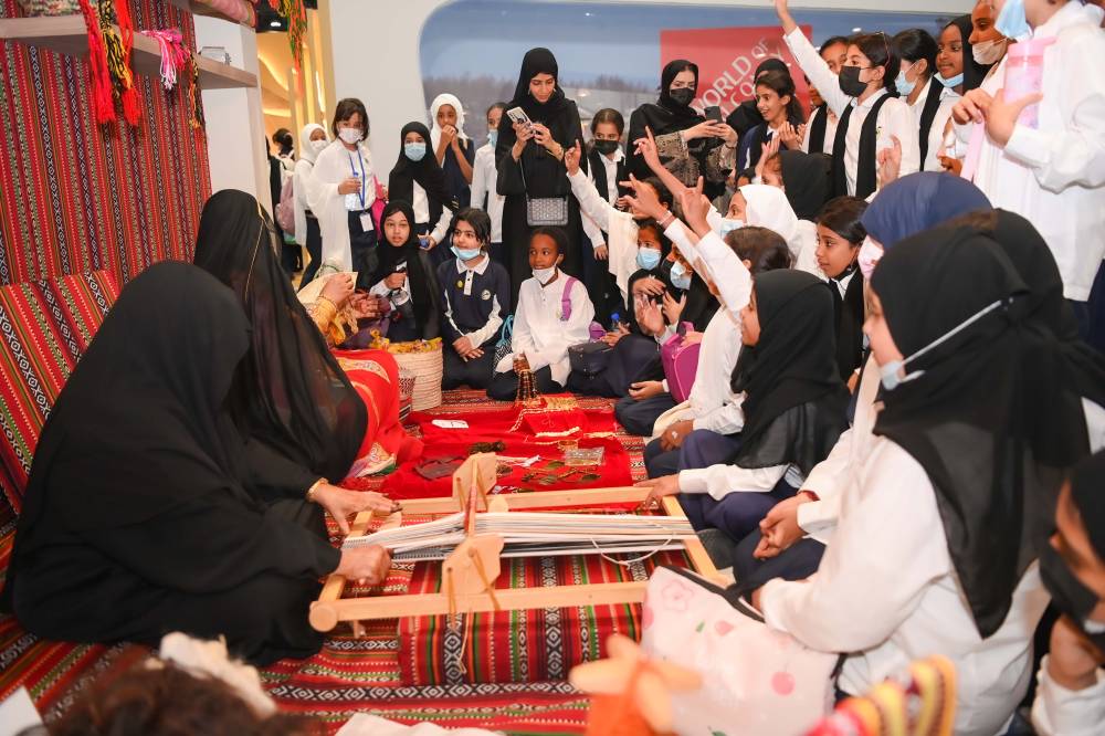 نادي تراث الإمارات يواصل مشاركته في معرض أبوظبي الدولي للصيد والفروسية