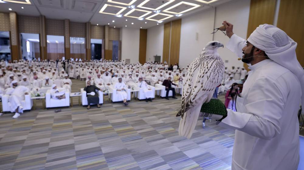 بيع أغلى صقر في تاريخ معرض أبوظبي الدولي للصيد والفروسية 