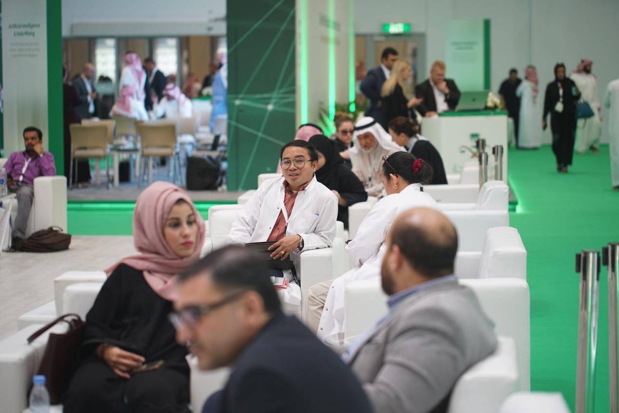 الأوساط الطبية تترقب انطلاق ملتقى الصحة العالمي بمشاركة 10 آلاف مختص من 30 دولة