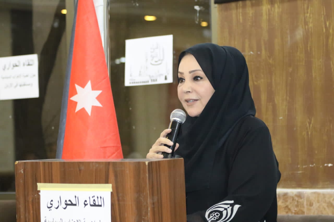 تليلان تشارك بحوارية أهمية الأحزاب السياسية ومستقبلها صور