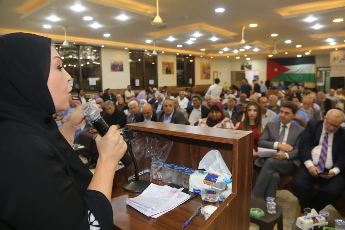 تليلان تشارك بحوارية أهمية الأحزاب السياسية ومستقبلها صور