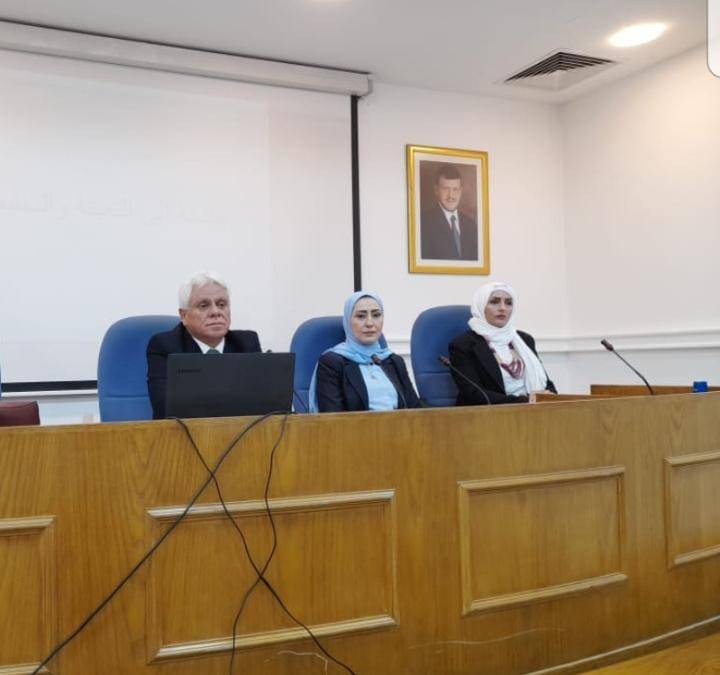 رئيس بلدية السلط يفتتح دورة تدريبية حول تمكين المرأة  
