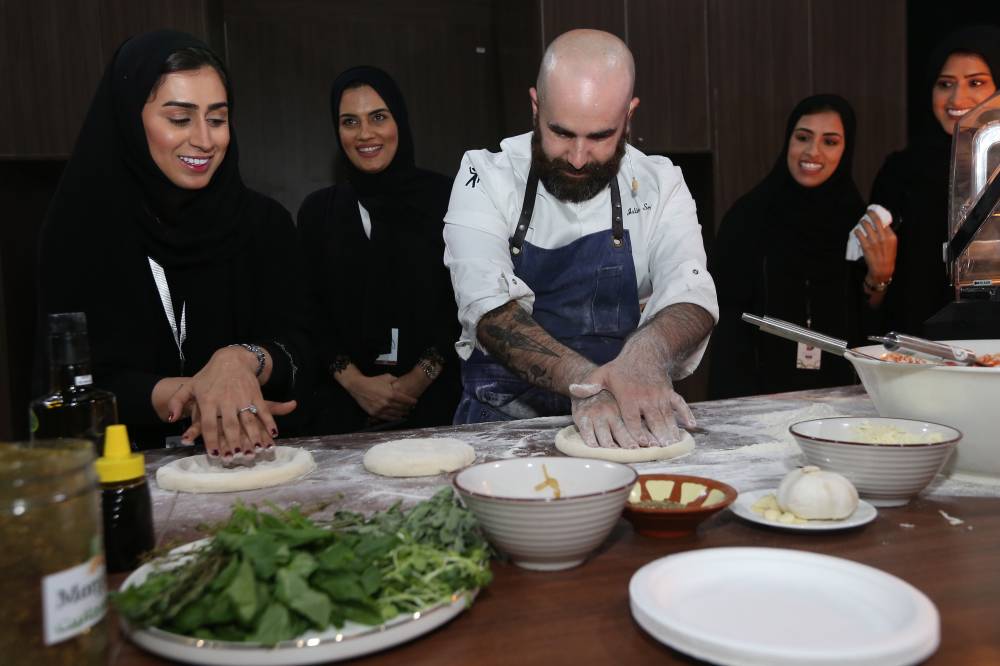 مهرجان ومزاد ليوا للتمور يواصل فعالياته ومسابقاته حتى 24 أكتوبر الجاري