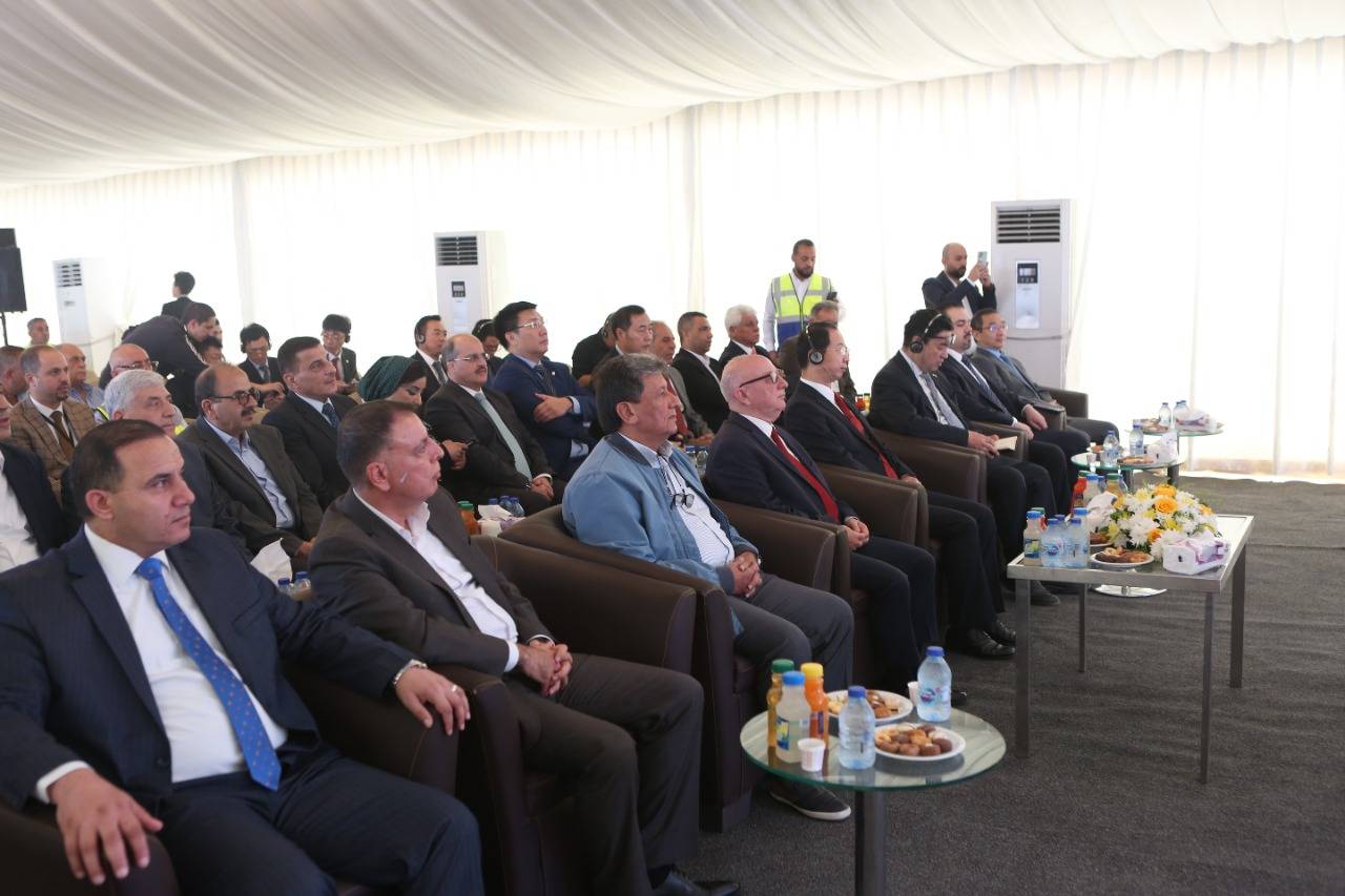 وزير الأشغال يضع حجر أساس مشروع إعادة تأهيل طريق السلط/ العارضة