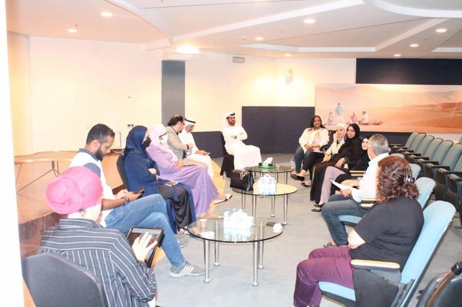 نصوص أدبية وحوارات ثقافية في المجلس الأدبي في اتحاد الكتّاب بأبوظبي