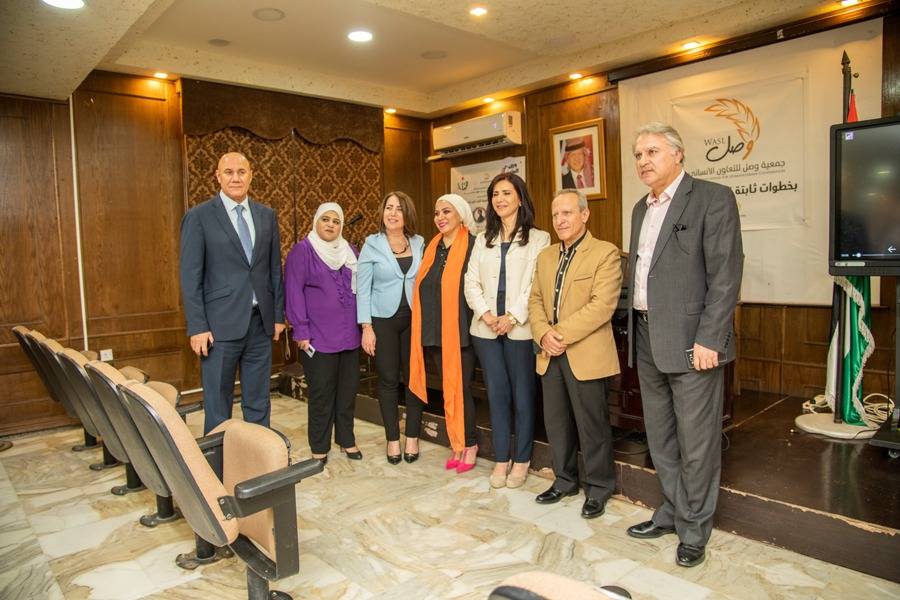 جمعية وصل للتعاون الانساني تقيم ورشات تدريبية تحت شعار  ((مهارات حياتية وقانونية للبدء من جديد )) 