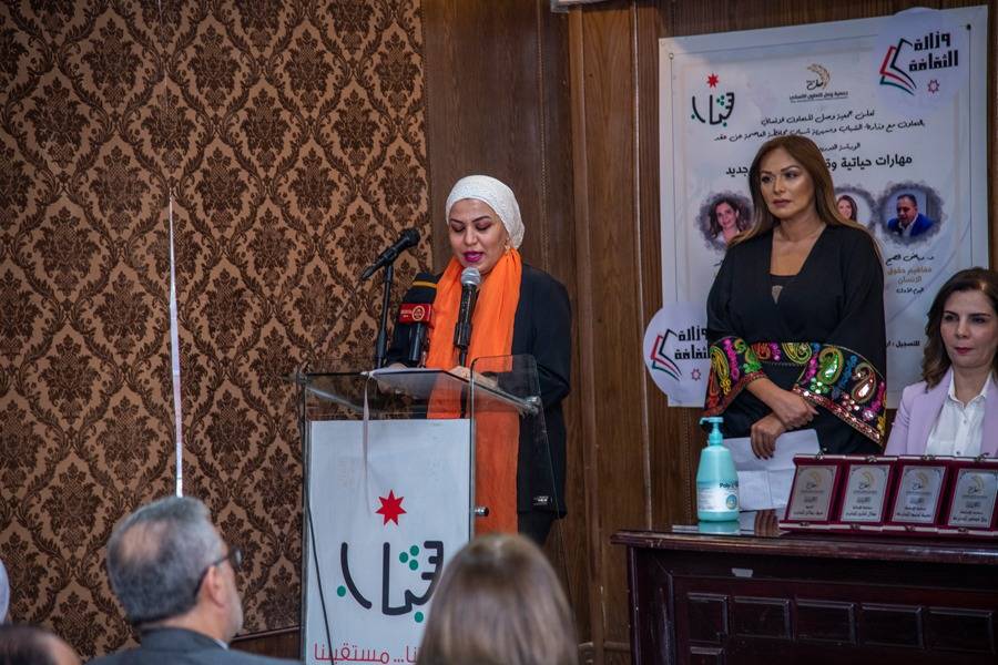 جمعية وصل للتعاون الانساني تقيم ورشات تدريبية تحت شعار  ((مهارات حياتية وقانونية للبدء من جديد )) 